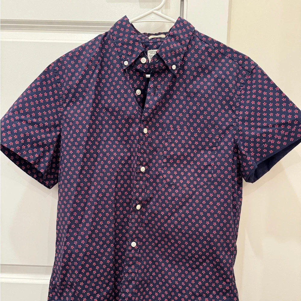 J. Crew Men's Navy and Pink Button Down Shirt
